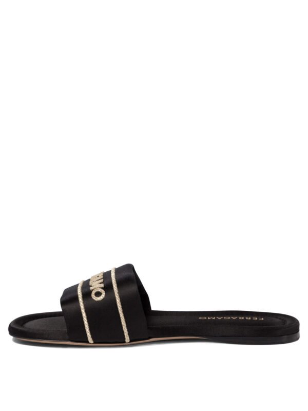 "Ferragamo" sandales femme noires en satin et cuir – Image 3