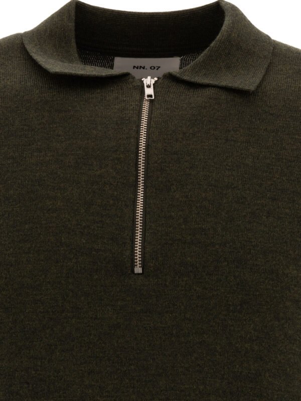 "NN.07" Polo zippé homme vert en laine coupe regular – Image 3