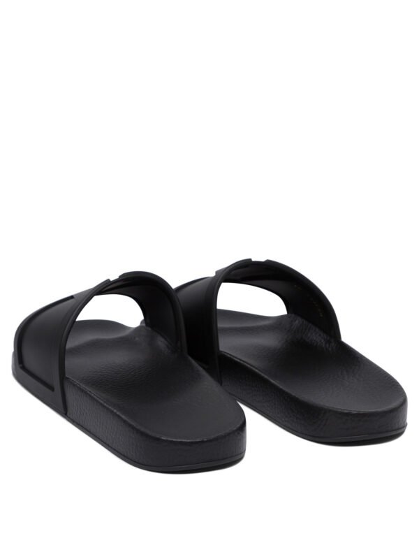 "Valentino Garavani" sandales noires en caoutchouc avec logo V homme – Image 4