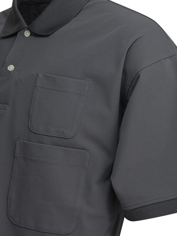 "Daiwa Pier 39" polo homme gris en polyester avec deux poches coupe oversize - Image 4