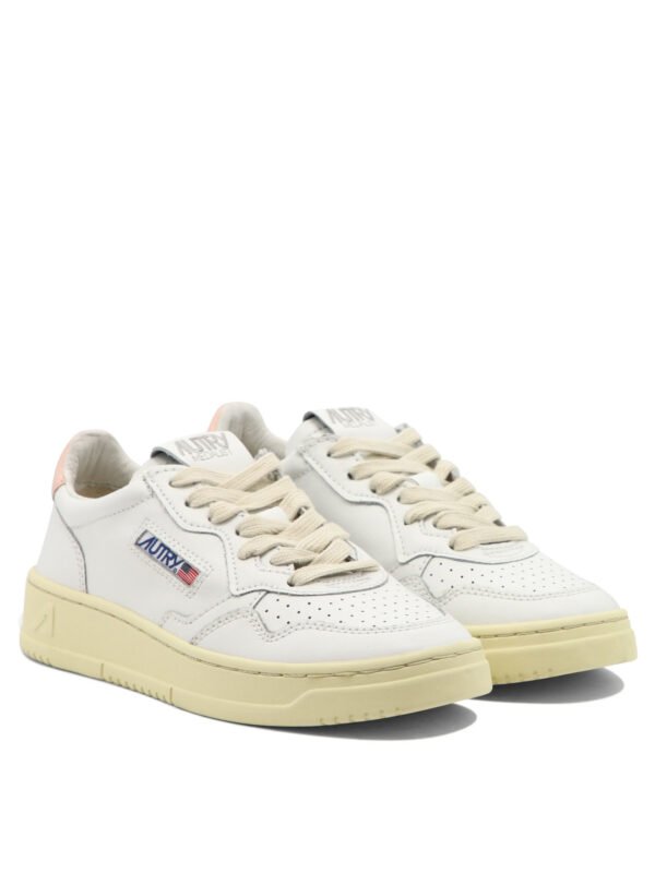 "Autry" sneakers femme blanches Medalist Low en cuir – Image 2
