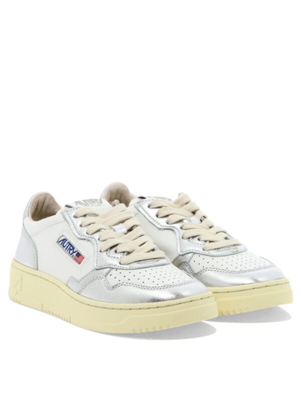 "Autry" sneakers femme blanches et argentées Medalist Low en cuir – Image 2