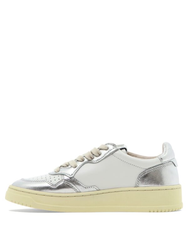 "Autry" sneakers femme blanches et argentées Medalist Low en cuir – Image 3