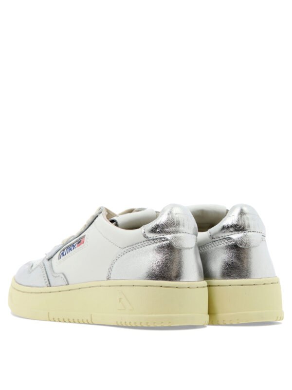 "Autry" sneakers femme blanches et argentées Medalist Low en cuir – Image 4