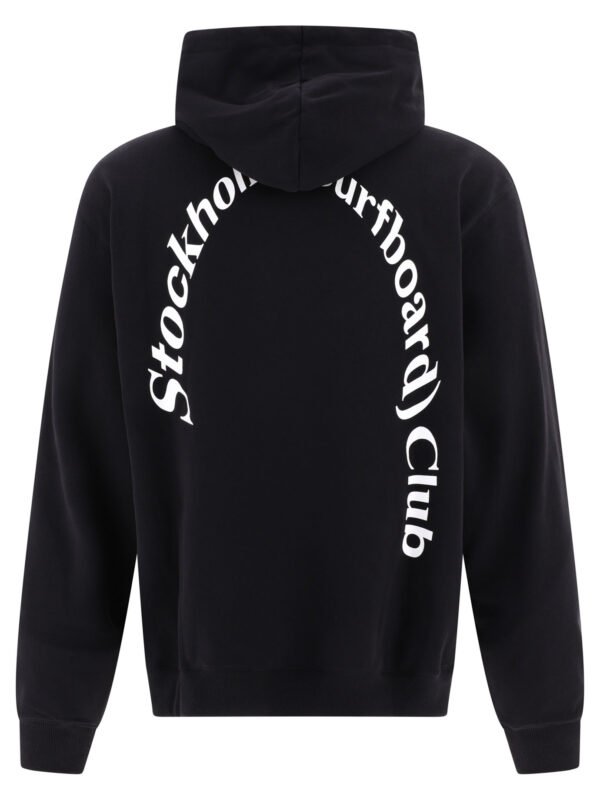 "Stockholm Surfboard Club" sweat à capuche homme noir en coton coupe regular – Image 2