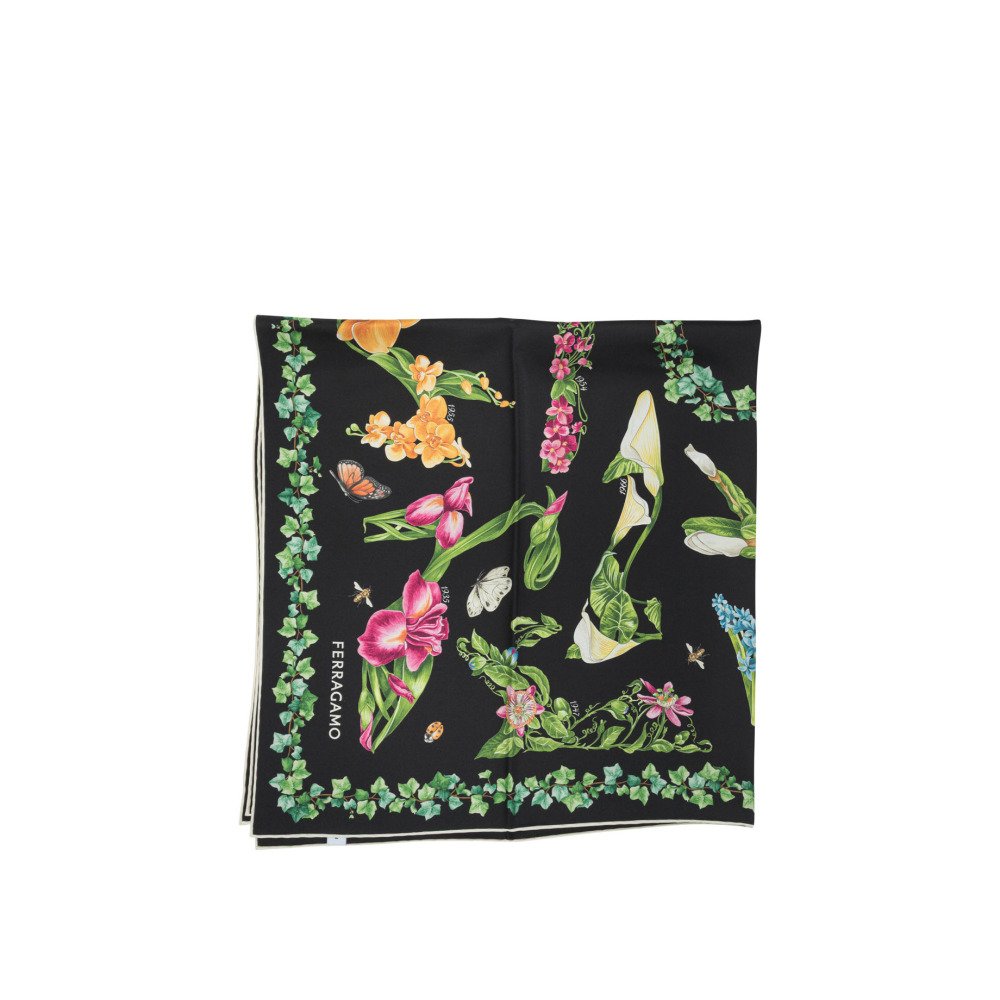 W26-ferragamo-0795202 FERRAGAMO Foulard Eden Noir Femme – Image 1