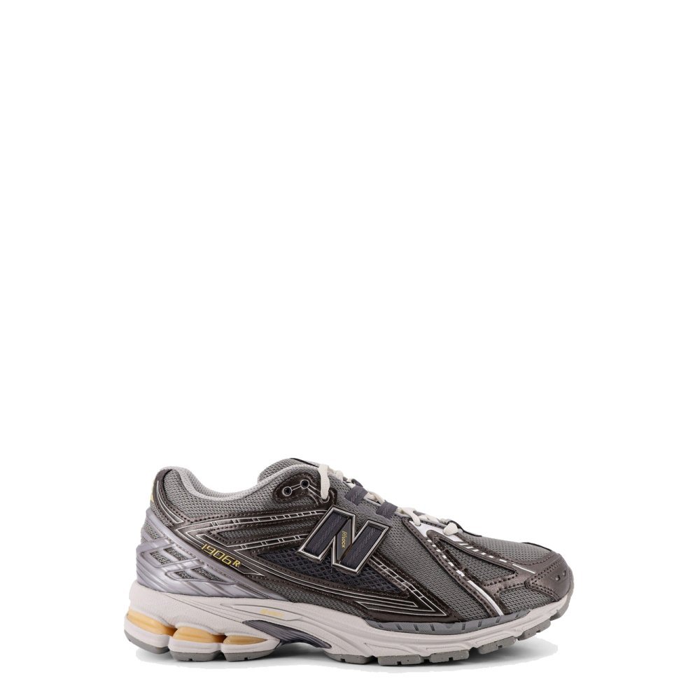 New Balance 19064 mesh sneakers with logo on the side New Balance 19064 mesh sneakers with logo on the side